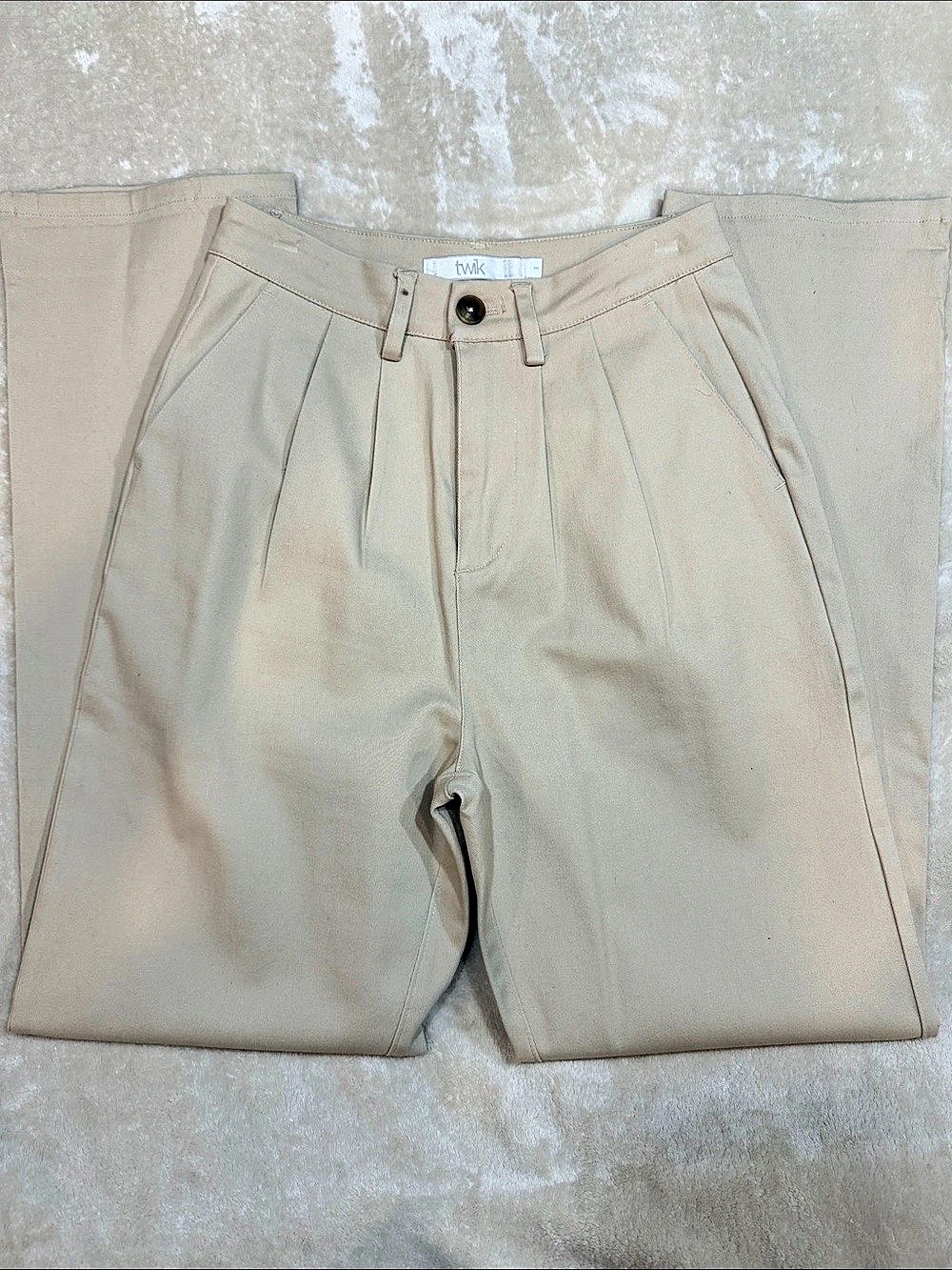 TWK Pleated Straight Leg Trousers in Beige Size 3 Like New